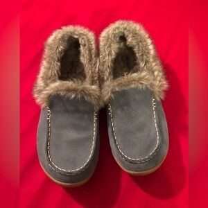 Columbia woman slippers